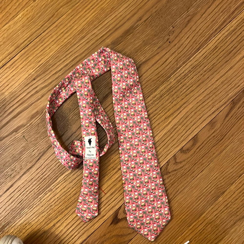 Vineyard Vinea Boy tie. Cheeseburger in paradise